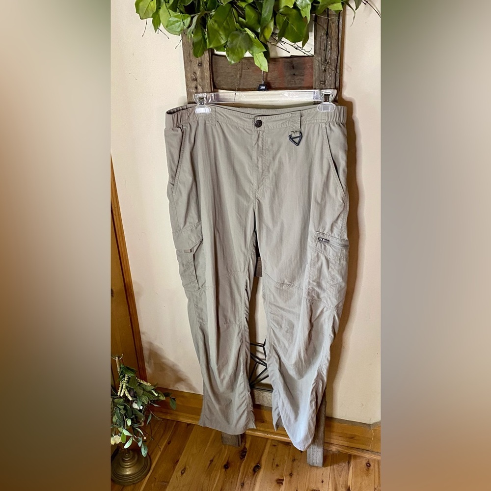 Columbia PFG Omni Shade Cargo Nylon Pants 38 x 32 NWOT